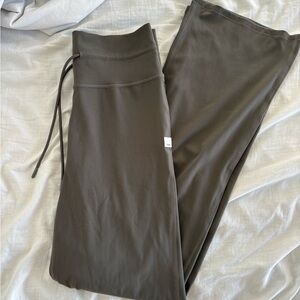 Vuori Olive Green Straight Leg Yoga Pants